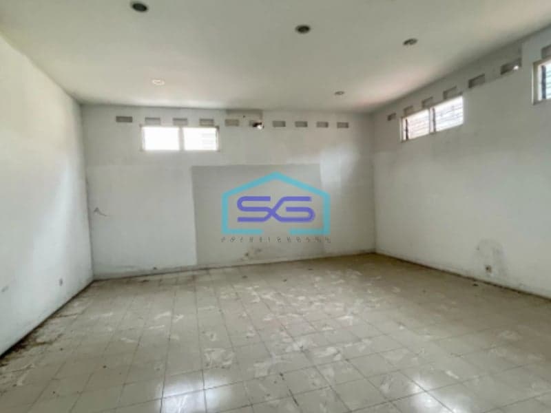 Disewakan Ruko 1,5 Lantai Ex Bank di Jl. Slamet Riyadi Sriwedari Solo LB 500m2