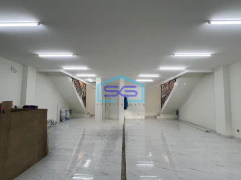 Disewakan Ruko Daerah Komersil Jl Panjang Kebon Jeruk Jakarta Barat LB 240m2