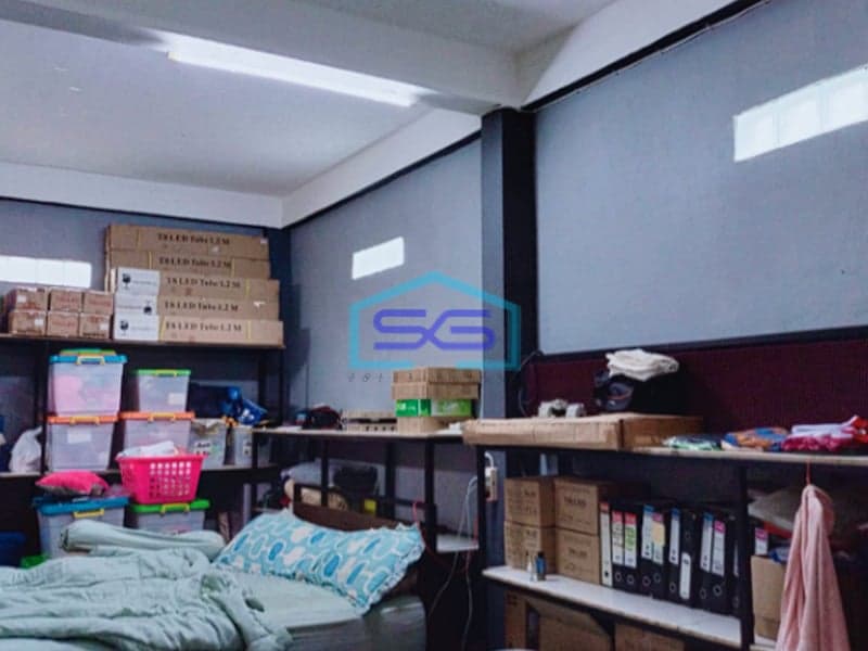 Dijual Ruko Panjang 2,5 Lantai, Fully Furnished, dekat Jl. Jaksa Agung R. Soeprapto, Palembang LB 256m2