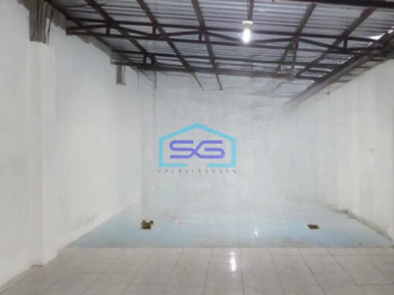 Disewakan Ruko 3 Lantai Luas Tanah 177 m² Lokasi Blimbing Malang