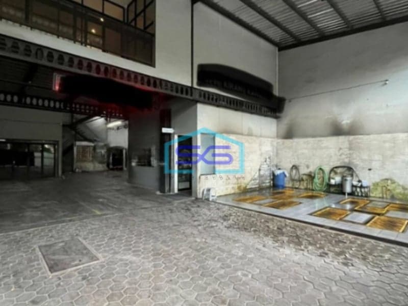 Dijual Ruang Usaha di Semarang Jawa Tengah Strategis LB 550m2