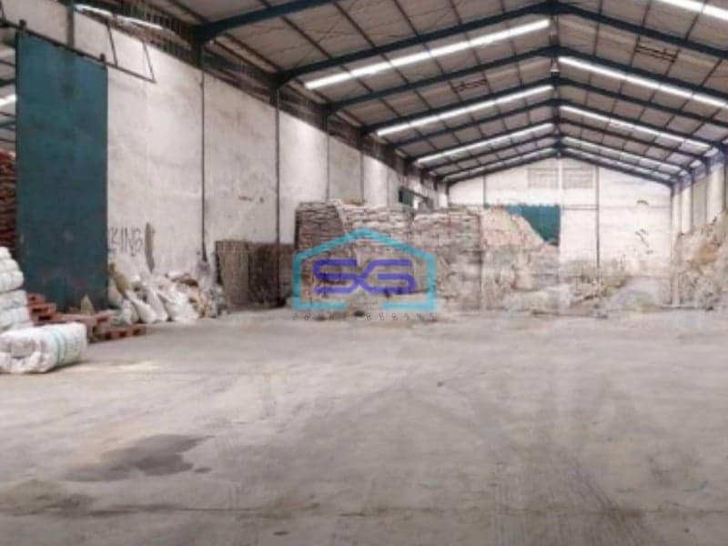 Disewakan Gudang Akses Container Luas Bangunan  1310 m² di Kalianak Surabaya