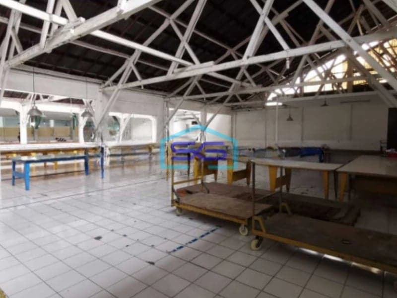 Disewakan Gudang Bekas Garmen, Di Tengah Kota Sayap Jend Sudirman Kota Bandung Luas 2400m2