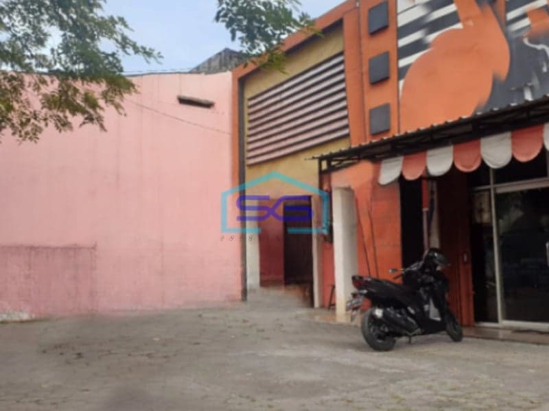 Disewakan Ruang Usaha Lokasi Strategis di Manahan Solo LB 265m2