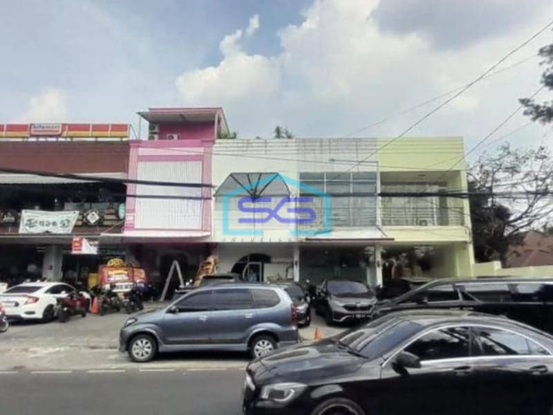 Disewakan Ruko Baru Renovasi 2,5 Lantai di Kemang Jakarta Selatan