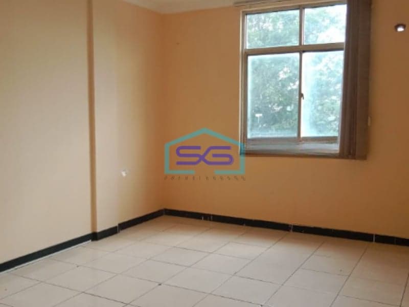 Dijual Ruko Lokasi Strategis Gandeng 3 di Kedoya Jakarta Barat Luas Bangunan 648m2