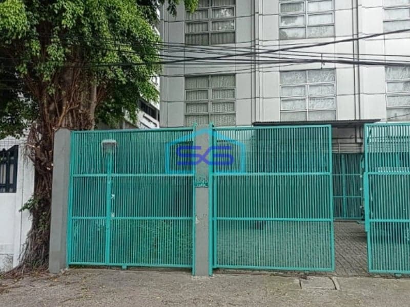 Disewakan Ruko 4 Lantai Strategis Di Slipi, Depan Jalan Raya Jakarta Barat LB 270m2