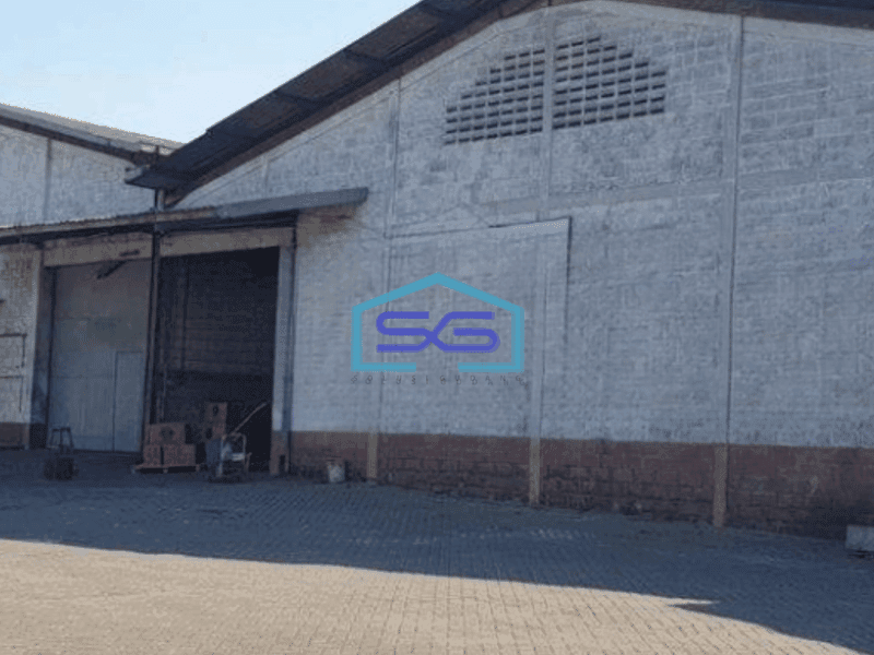 Disewakan Gudang Ada Kantor Luas Bangunan  13500 m² di Margomulyo Surabaya