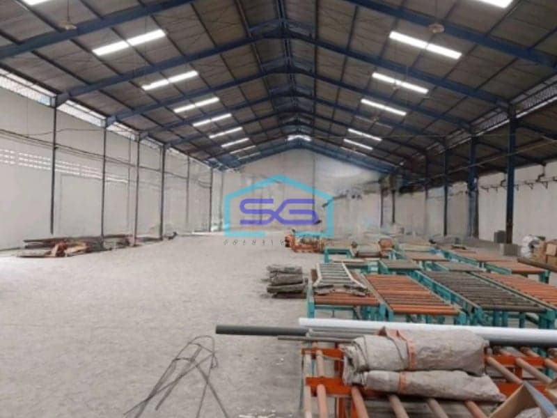 Disewakan Gudang Lokasi Bebas Banjir Luas Bangunan  2205 m² di Margomulyo Surabaya