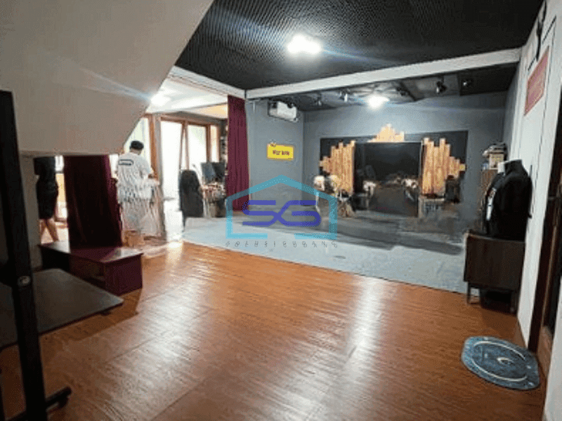 Dijual Bangunan ex Kantor dan Gudang di Cipinang Jakarta Timur LB 700m2