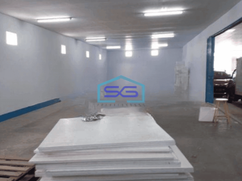 Disewakan Gudang Luas Bangunan  530 m² Ada Kantor di Duri Kosambi Jakarta Barat