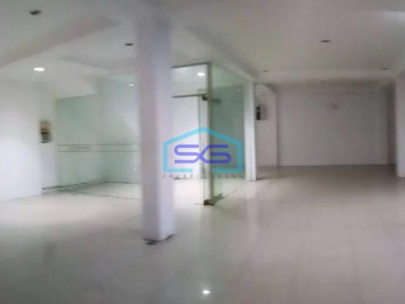 Disewakan Gedung  3 Lantai LB 500m2 Dekat Stasiun Mrt Fatmawati Jakarta Selatan