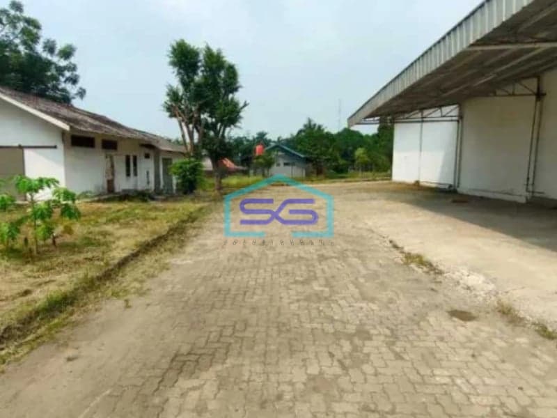 Dijual Cepat Tanah Bonus Gudang di Pasar Kemis Tangerang LT 27070m2