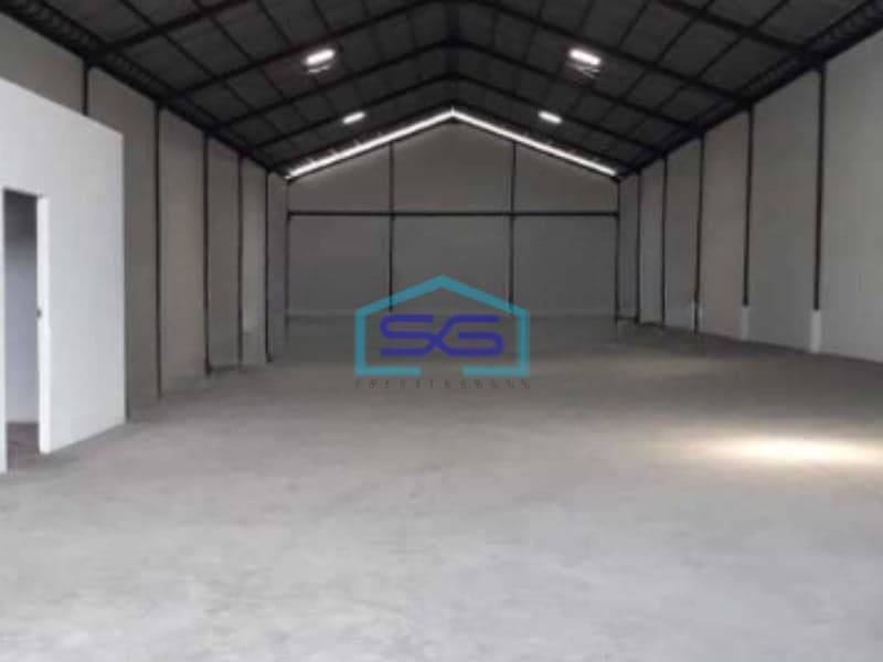 Disewakan Gudang Ada Kantor Luas Bangunan 980 m² Lokasi di Surabaya