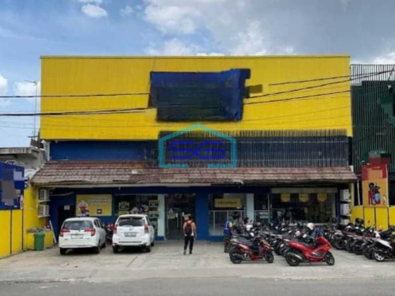 Disewakan Ruko Besar di Pinggir Jalan Raya Jatiasih Bekasi Luas Bangunan  320 m²