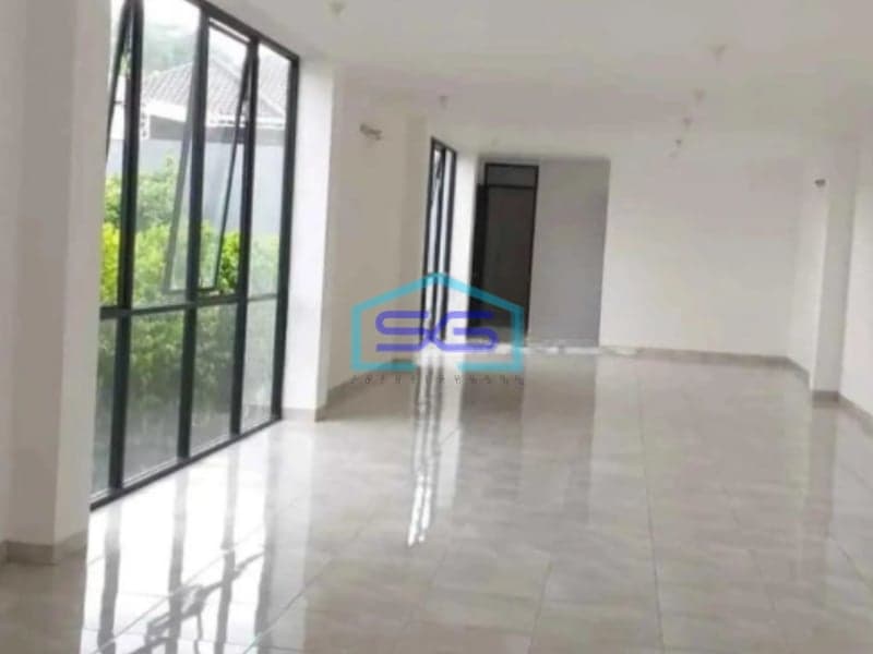 Disewakan Gedung di Wijaya Kusuma, Dukuh Kupang Surabaya Luas Bangunan 655m2