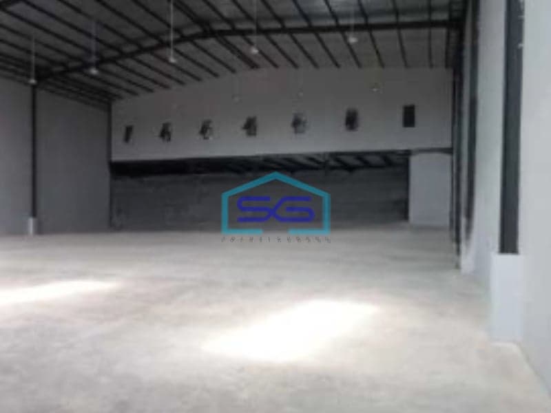 Disewakan Pabrik Lokasi Strategis Luas Tanah 1043 m² di Cikarang