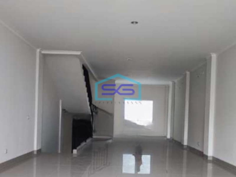 Disewakan Ruko Luas Bangunan  270 m²  Lokasi di Jakarta Barat