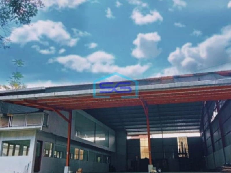 Disewakan Gudang Siap Pakai Ada Loading Dock Area Parkir Luas di Salatiga Jawa Tengah LT 3592m2