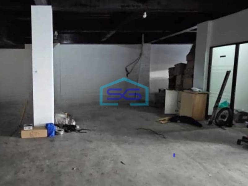 Disewakan Ruang Usaha Ada Lift Luas Tanah  276 m² Lokasi di Muara Karang Jakarta Utara