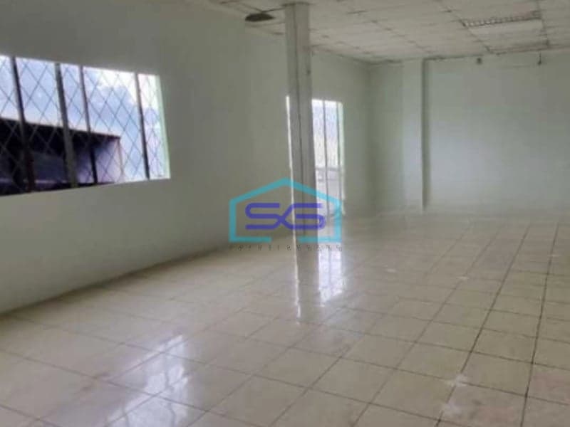 Disewakan Gudang Luas Tanah  1000 m² Ada Lift Barang Lokasi Bebas Banjir di Tangerang