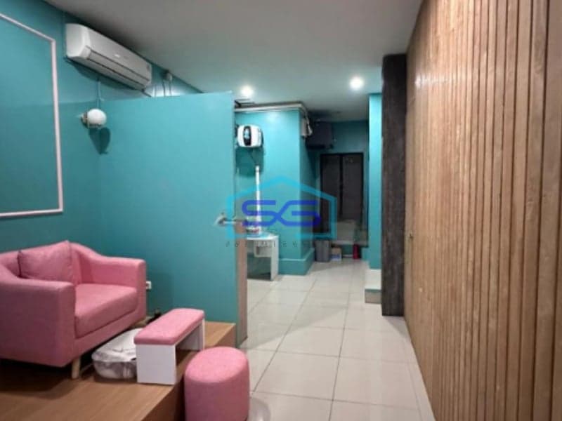 Dijual Ruko Siap Huni di Jakarta Barat Bangunan 4 Lantai LB 260m2