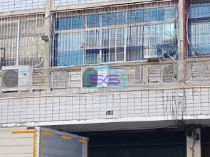 Disewakan Ruko Lokasi di Pluit Jakarta Utara Luas Tanah  108 m²