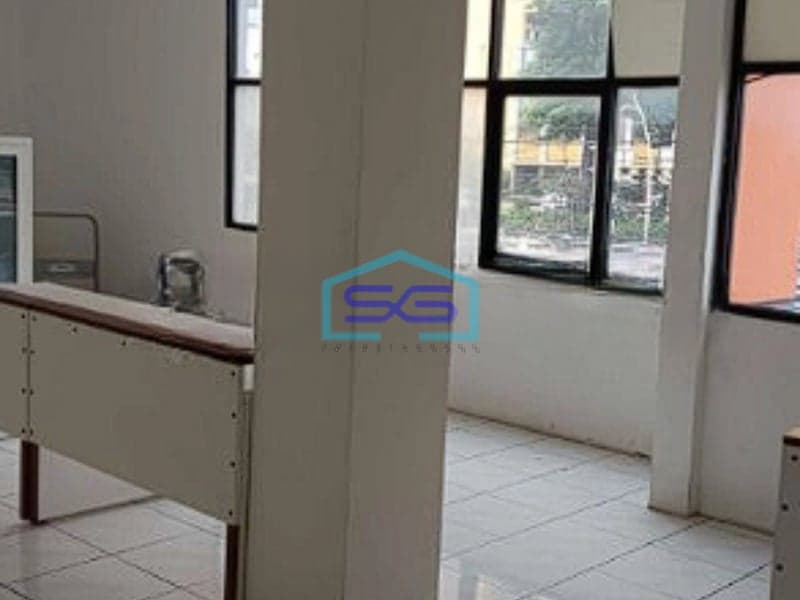 Disewakan Ruko Gandeng Strategis di Matraman Jakarta Timur Luas 200m2