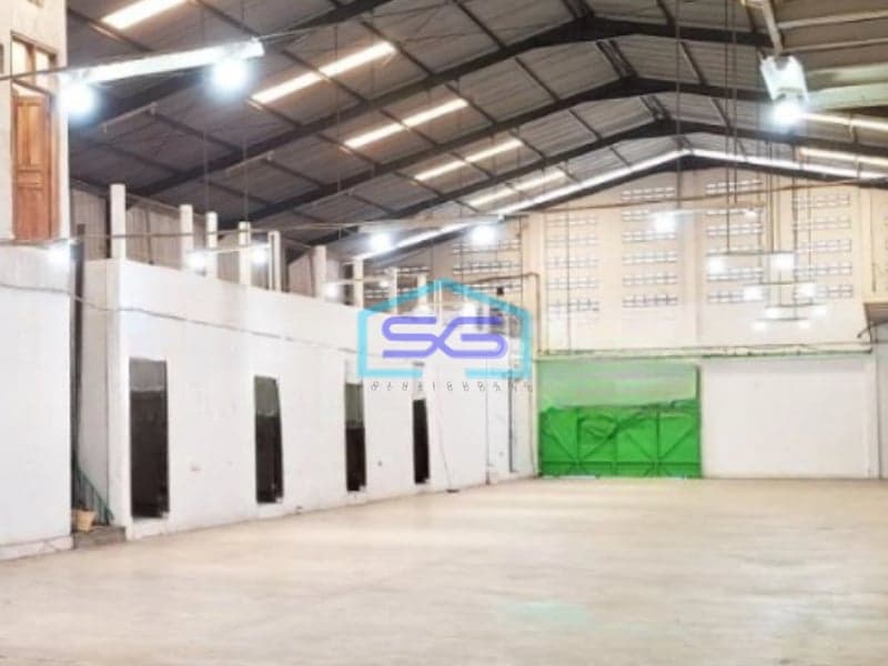 Dijual Gudang Luas Tanah 2200 m² Lokasi Bebas Banjir di Kaligawe Semarang