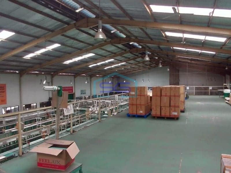 Dijual Gudang Ex Pabrik di Pinggir Jalan Raya Jababeka, Akses Dekat Tol. Row Jalan Lebar 2 Lajur