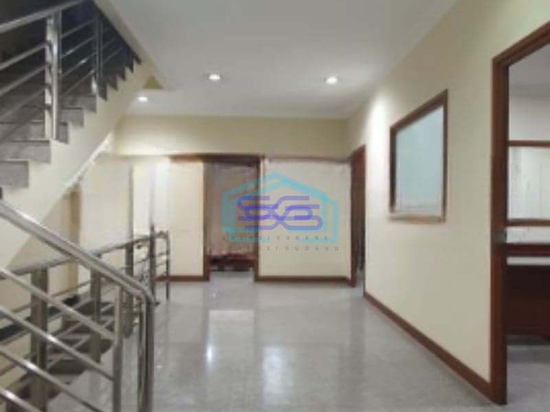 Disewakan Ruko Ada Lift Luas Bangunan  600 m² Lokasi di Mangga Dua Jakarta Barat