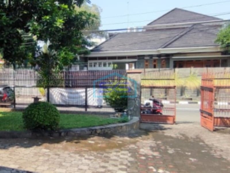 Disewakan Ruang Usaha Cocok untuk kantor di Kotabaru, Gondokusuman Yogyakarta LB 300m2