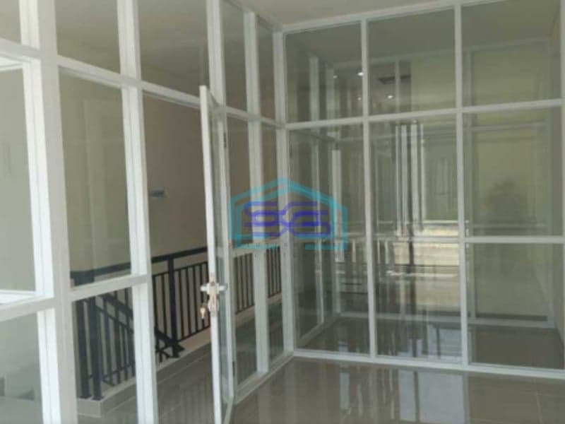 Disewakan Ruko Brand New Lokasi Bagus di Sorento Grande East Gading Serpong, Tangerang  Luas Bangunan  90 m²