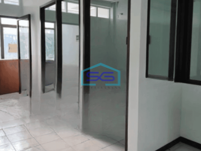 Disewakan Ruko 3 Lantai Luas Bangunan 182 m² Lokasi Surabaya Kota