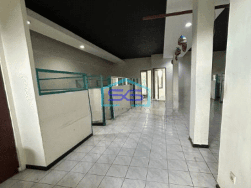 Disewakan Ruko 3 Lantai Dekat Lapangan Renon Komplek Ruko Parkiran.luas