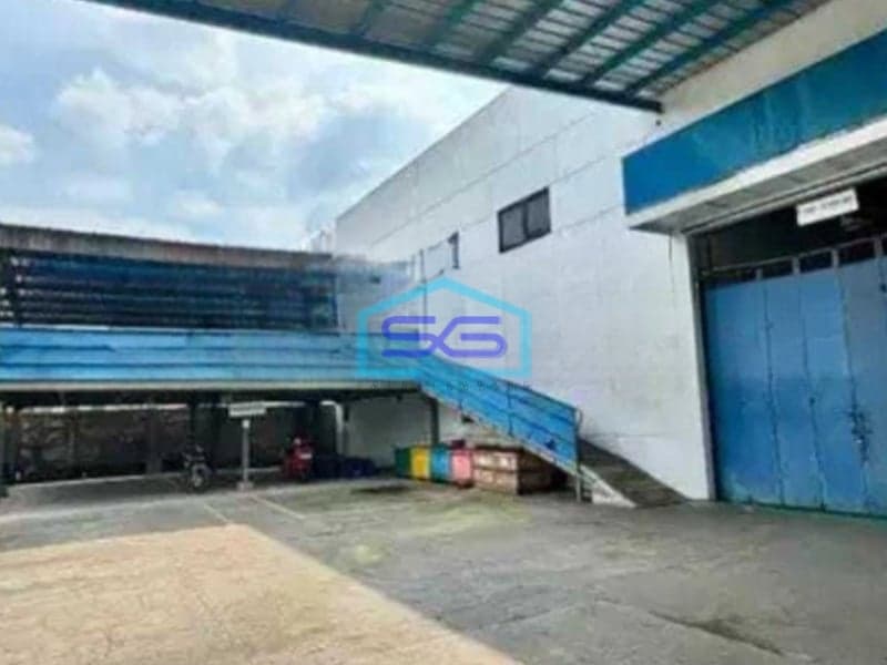 Dijual Gudang Ada Loading Dock Luas Tanah  2760 m² Lokasi di Bekasi