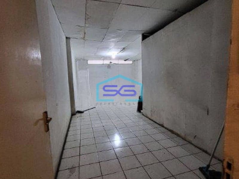 Disewakan cepat Ruko 3 Lantai Strategis di Taman Palem Lestari Jakarta Barat LB 300m2