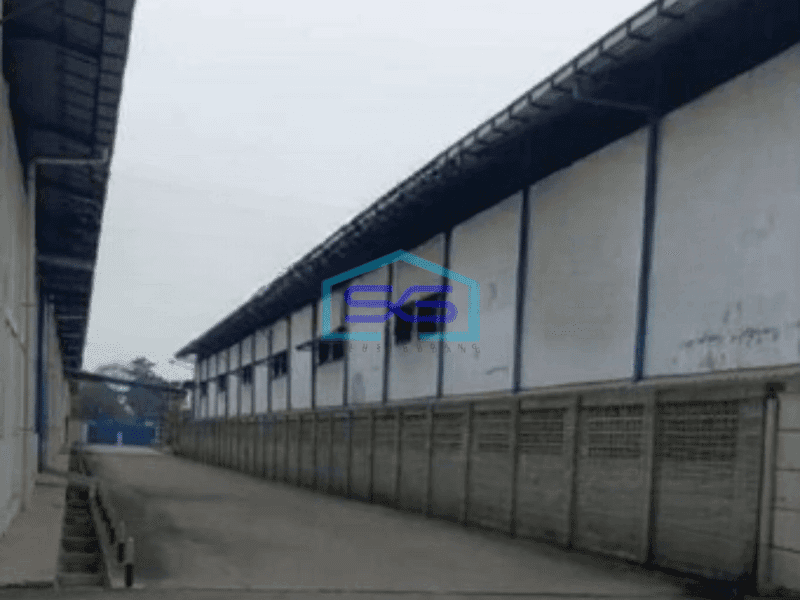 Disewakan Gudang Akses Container 20 Feet di Cikupa Tangerang Luas Bangunan  1600 m²