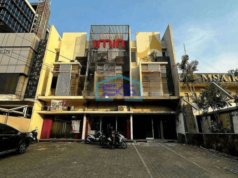 Disewakan Ruko 3 Lantai Kondisi Bagus Parkir Luas Strategis Raya Jemursari Surabaya LB 300m2