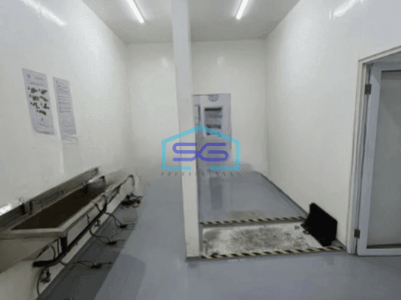 Dijual Gudang Akses Container Luas Bangunan  1100 m² di Dadap Tangerang Ada Kantor