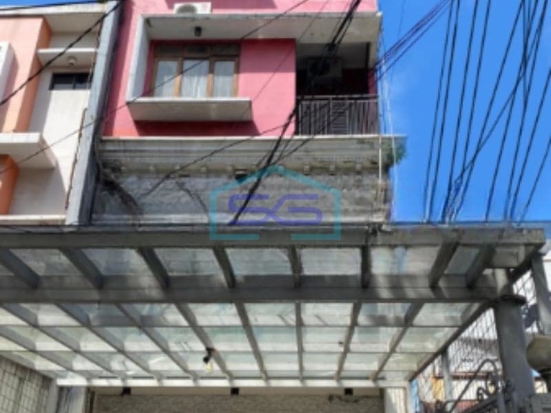 For Sale: Well-Maintained Shop House, Land Area 127 sqm, Located in Buah Batu, Bandung, West Java