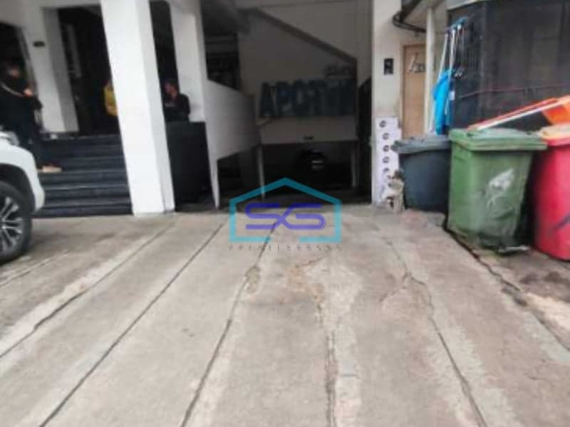 Disewakan Ruko Luas Bangunan  1300 m² Lokasi di Tebet Jakarta Selatan