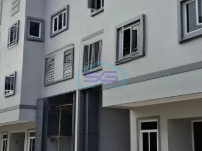 出租仓库，地理位置优越，位于北雅加达卡普克穆阿拉，带办公室，可立即使用