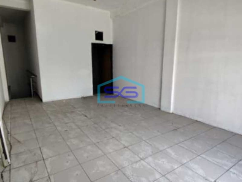 Disewakan Ruko di Tanjung Duren Jakarta Barat Bangunan 3 Lantai LB 220m2