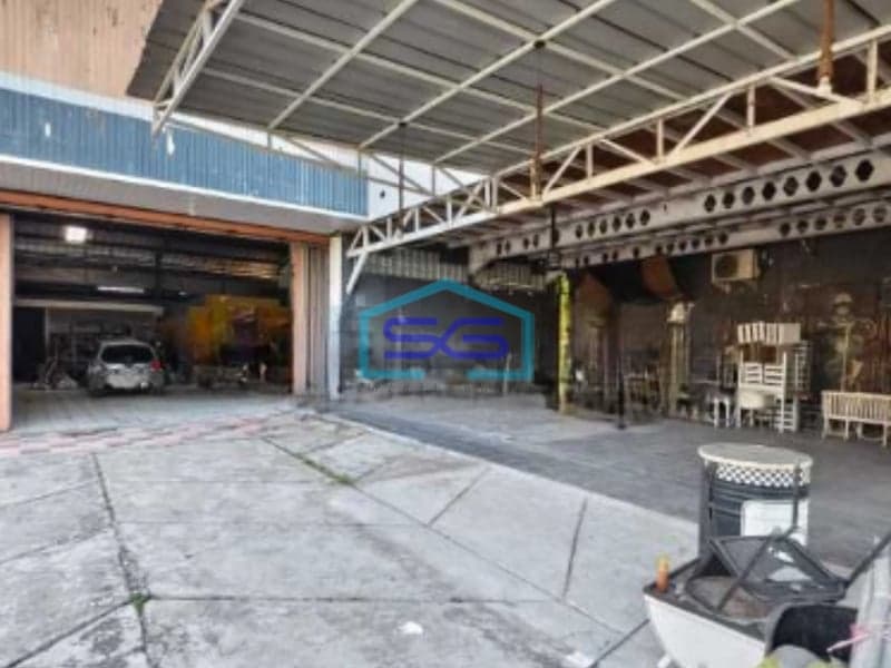 Dijual Ruang Usaha Lokasi Strategis Karawang Barat Jawa Barat Luas Bangunan 1060 m²