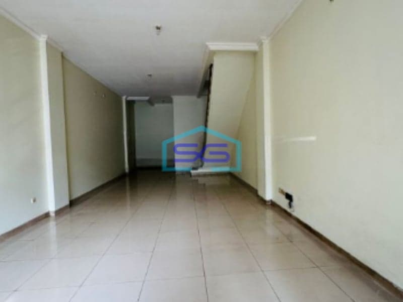 Disewakan Ruko Sentra Niaga Jakarta Barat LB 250m2 Bangunan 3,5 Lantai Siap Huni