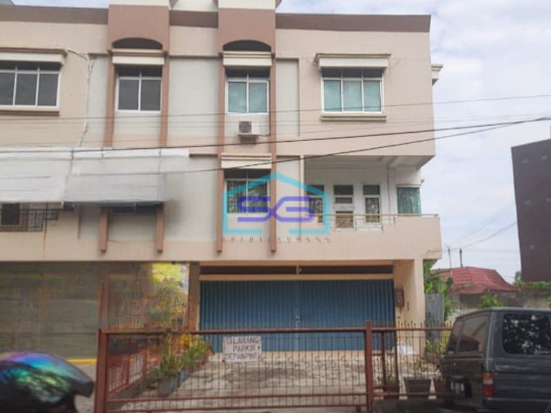 Disewakan 2 Unit Ruko Gandeng Tanah Luas di Jalan Bangau Palembang LT 1400m2