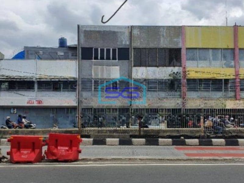 Disewakan Ruko di Roxy Jakarta Pusat Luas Bangunan  272 m²