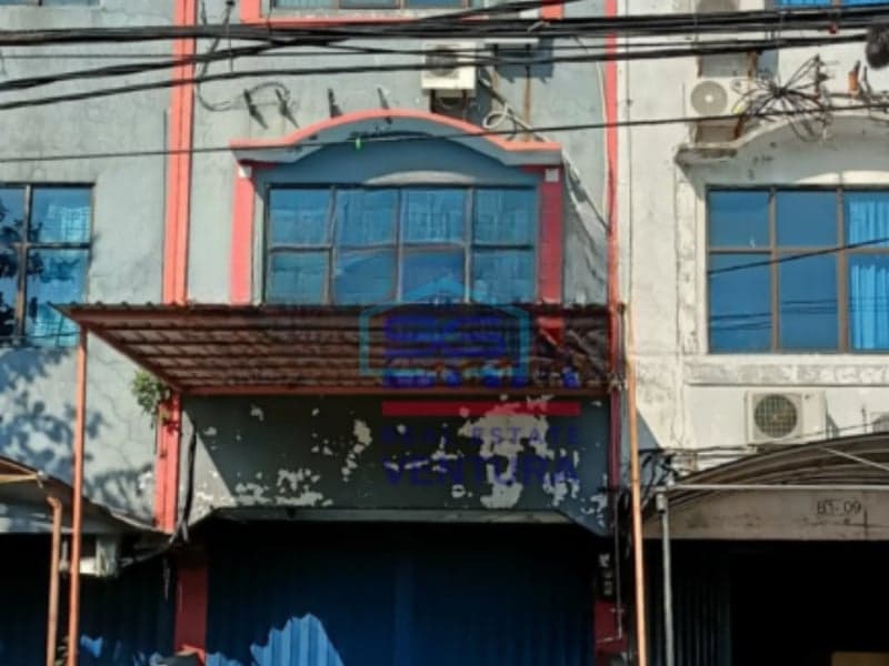 Disewakan Ruko Luas Bangunan 540 m² Lokasi di Surabaya