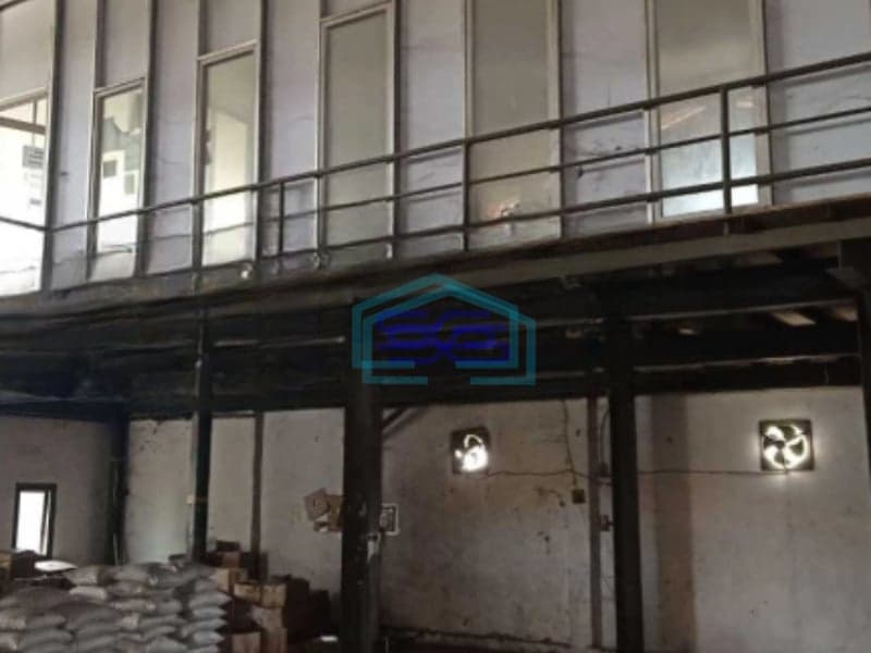 Dijual Cepat Gudang Ex Pabrik Luas Bangunan  550 m² Lokasi Cipondoh Tangerang